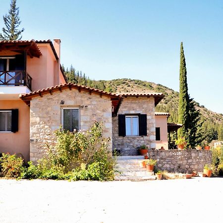 Appartement Elegant Stone Mansion In Historic Mystras Extérieur photo
