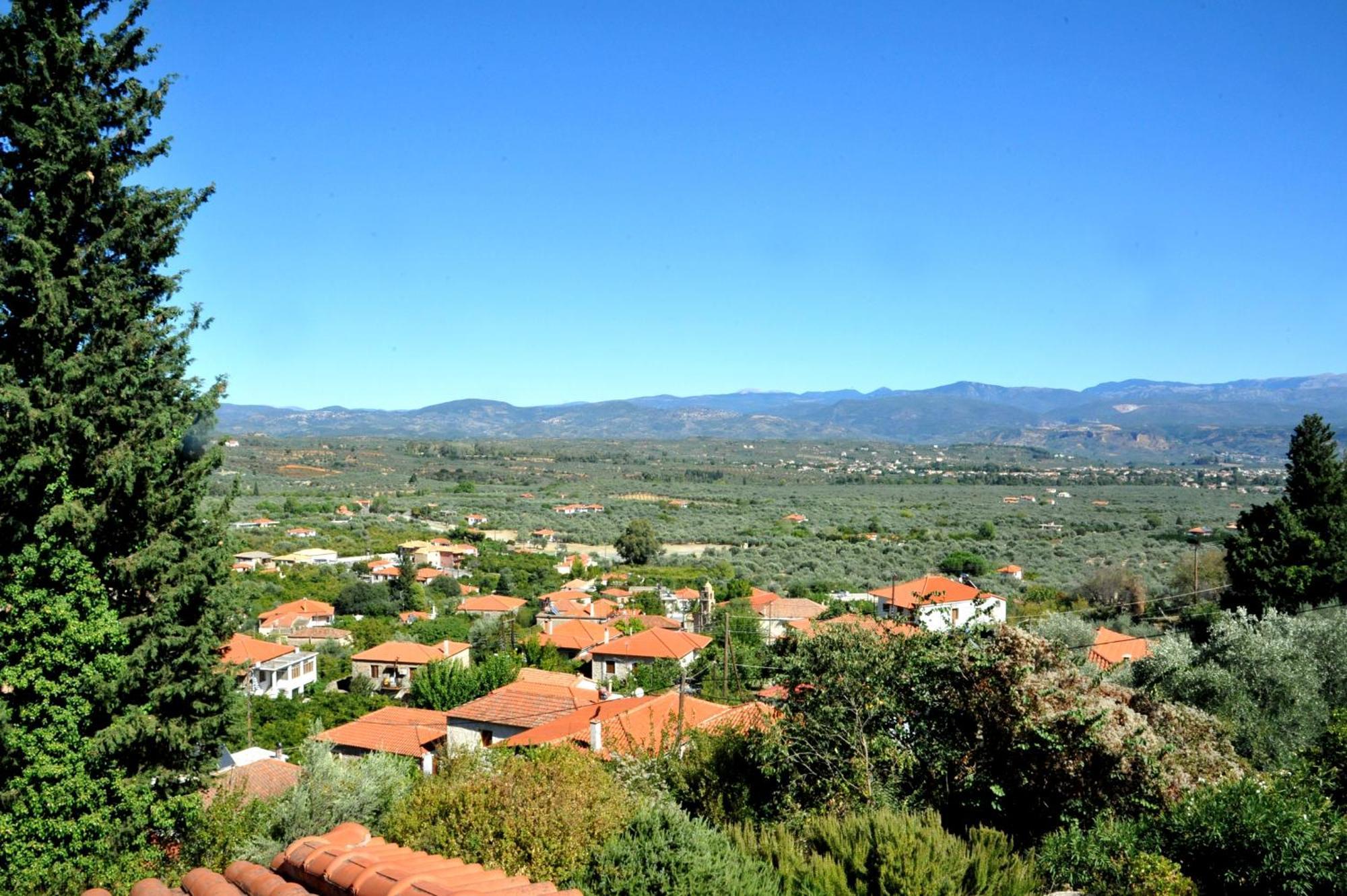 Appartement Elegant Stone Mansion In Historic Mystras Extérieur photo