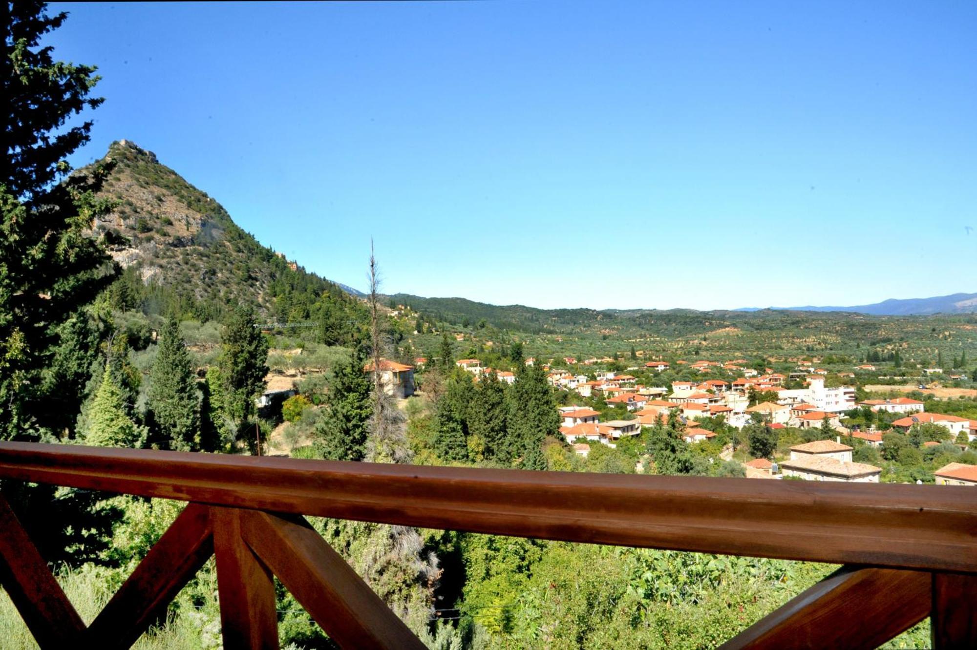 Appartement Elegant Stone Mansion In Historic Mystras Extérieur photo